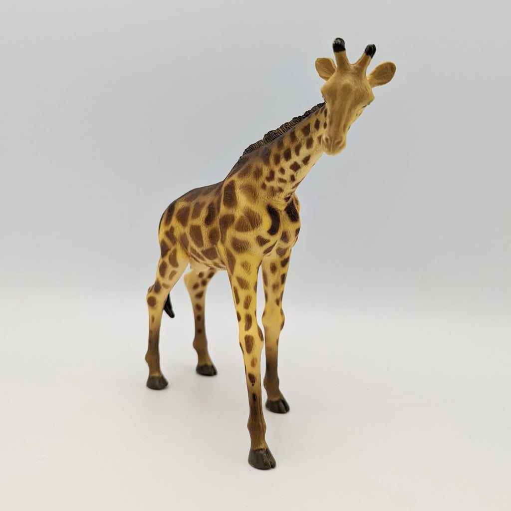 angled view of the yellow giraffe toy